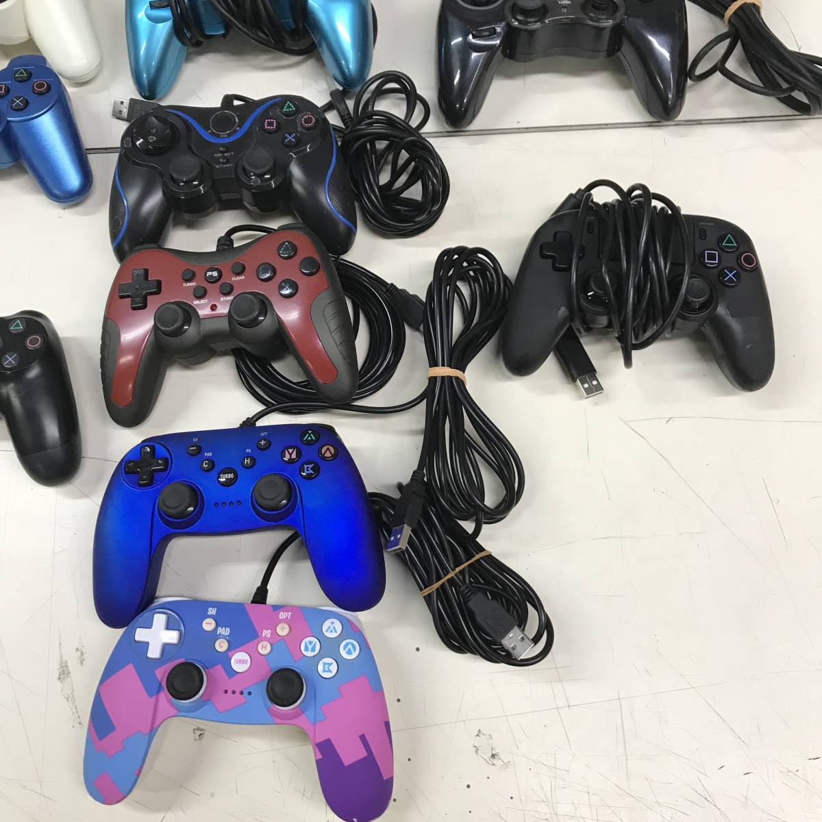 gb3472 送料無料！ジャンク品 コントローラー SONY まとめ 36点セット PS2・PS3 DUALSHOCK2×11・3×15/PS4 CUH-ZCT2J×1/他社製×9_画像6