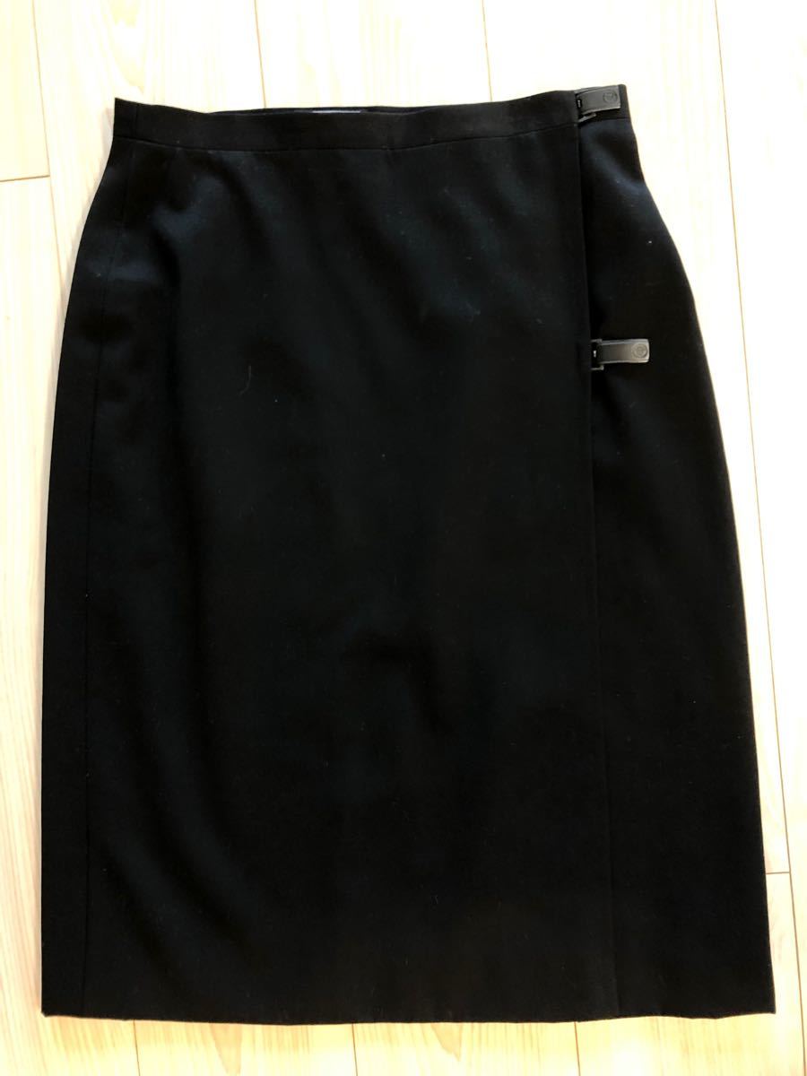 正規品販売! サイズ38 ヴェルサーチ（Versace）ベルト黒スカート