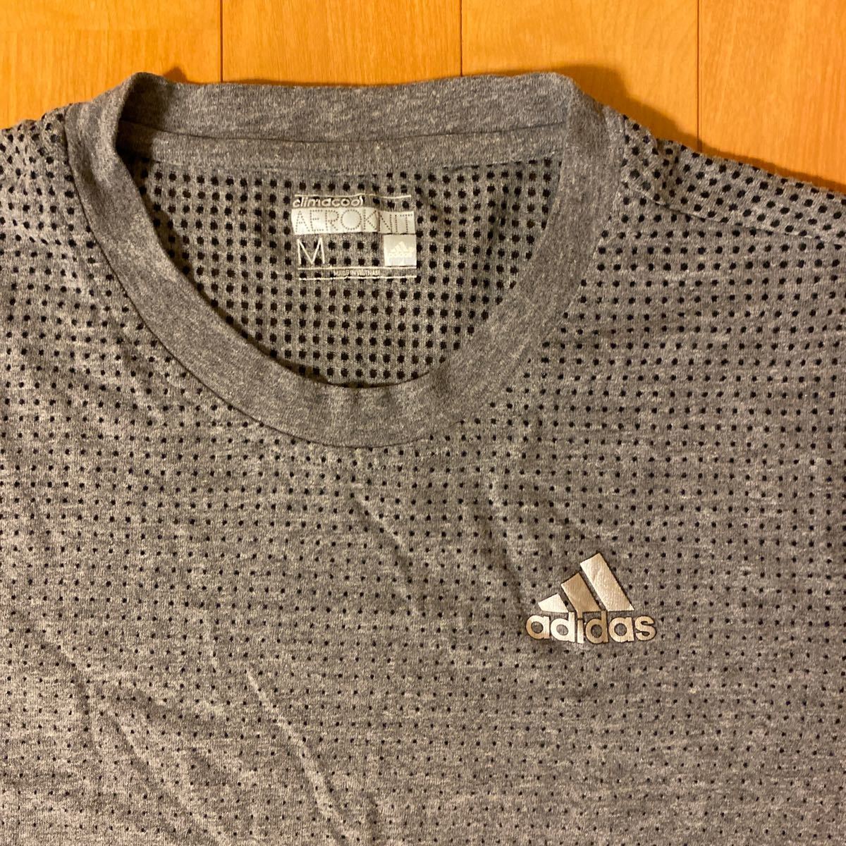 adidas スポーツTシャツ　M