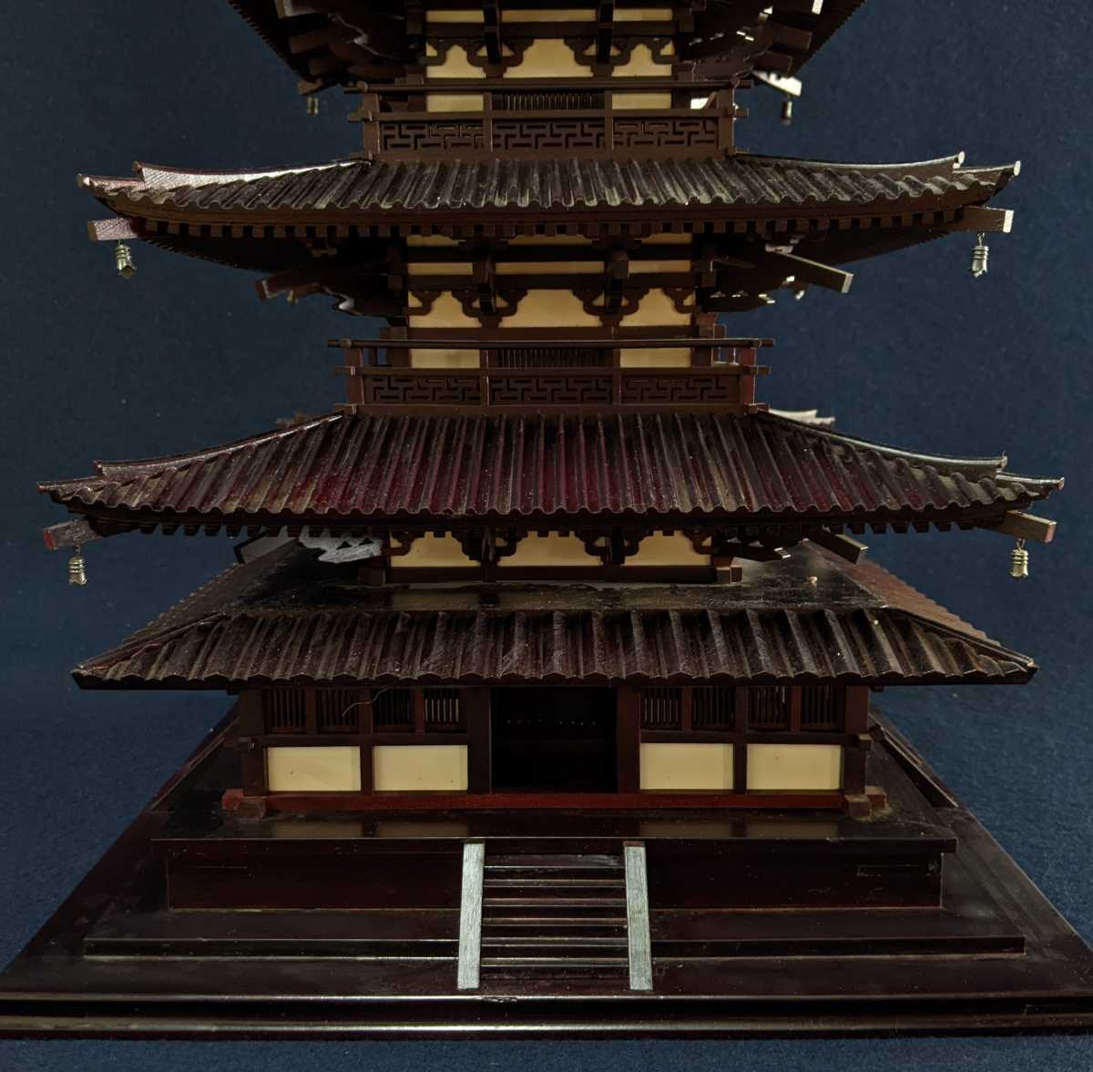 秀風作 紫檀製模型国宝 法隆寺五重塔 高さ約72cm _画像3