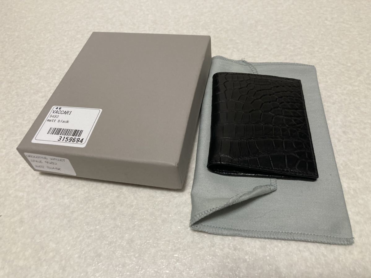 新品　ヴァッカーリ(伊)　マットクロコダイル　２つ折りコンパクト財布　ブラック　とても高い質感です　定価９．２万円