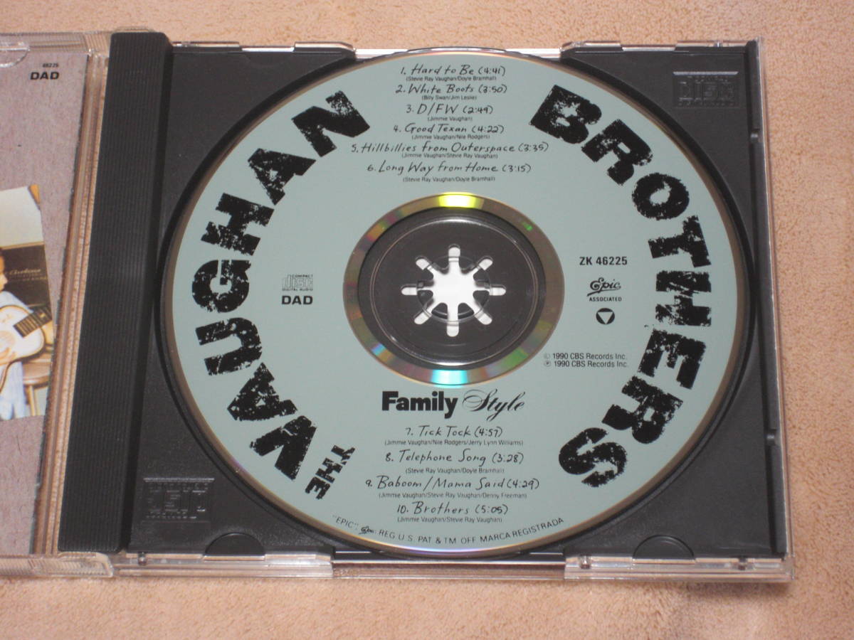 US盤CD The Vaughan Brothers ： Family Style 　（Epic Associated ー ZK 46225）　　P blues_画像4