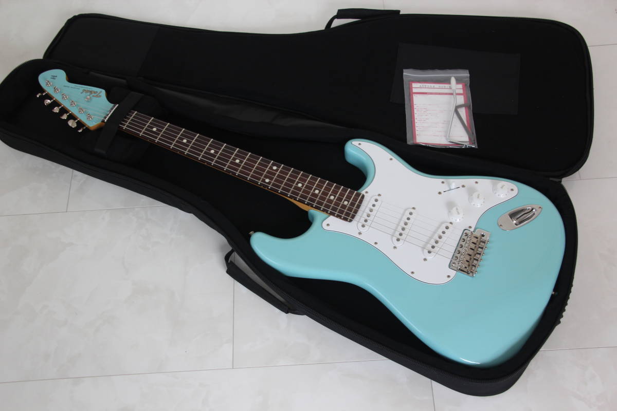 ほぼ新品!TOKAI トーカイ ストラトキャスター AST104 SOB/R 美品