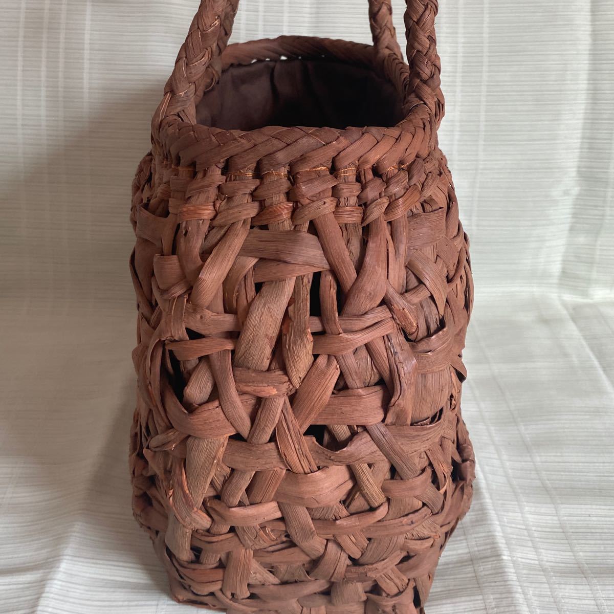新入荷 長野産 最高級 1番沢皮 職人手編み 荒編 花編み 山葡萄籠バッグ