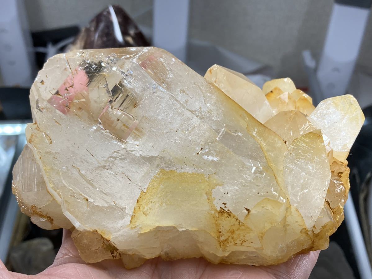 大赤字セール】パキスタン スカルド産 ヒマラヤ水晶 約679g ゴールデン