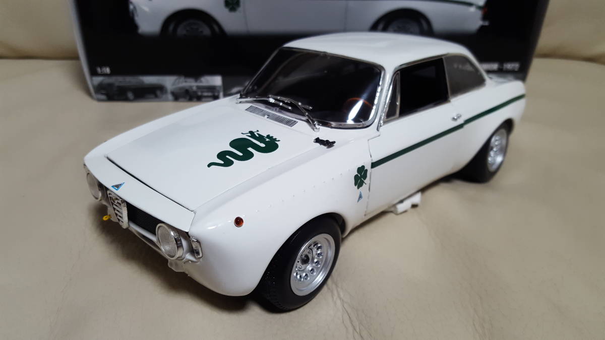 1/18★MINICHAMPS ミニチャンプス★Alfa Romeo GTA 1300 JUNIOR 白 1972_画像1