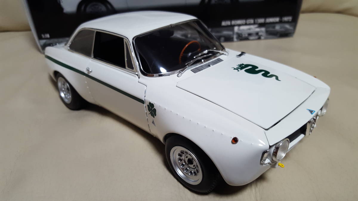 1/18★MINICHAMPS ミニチャンプス★Alfa Romeo GTA 1300 JUNIOR 白 1972_画像3