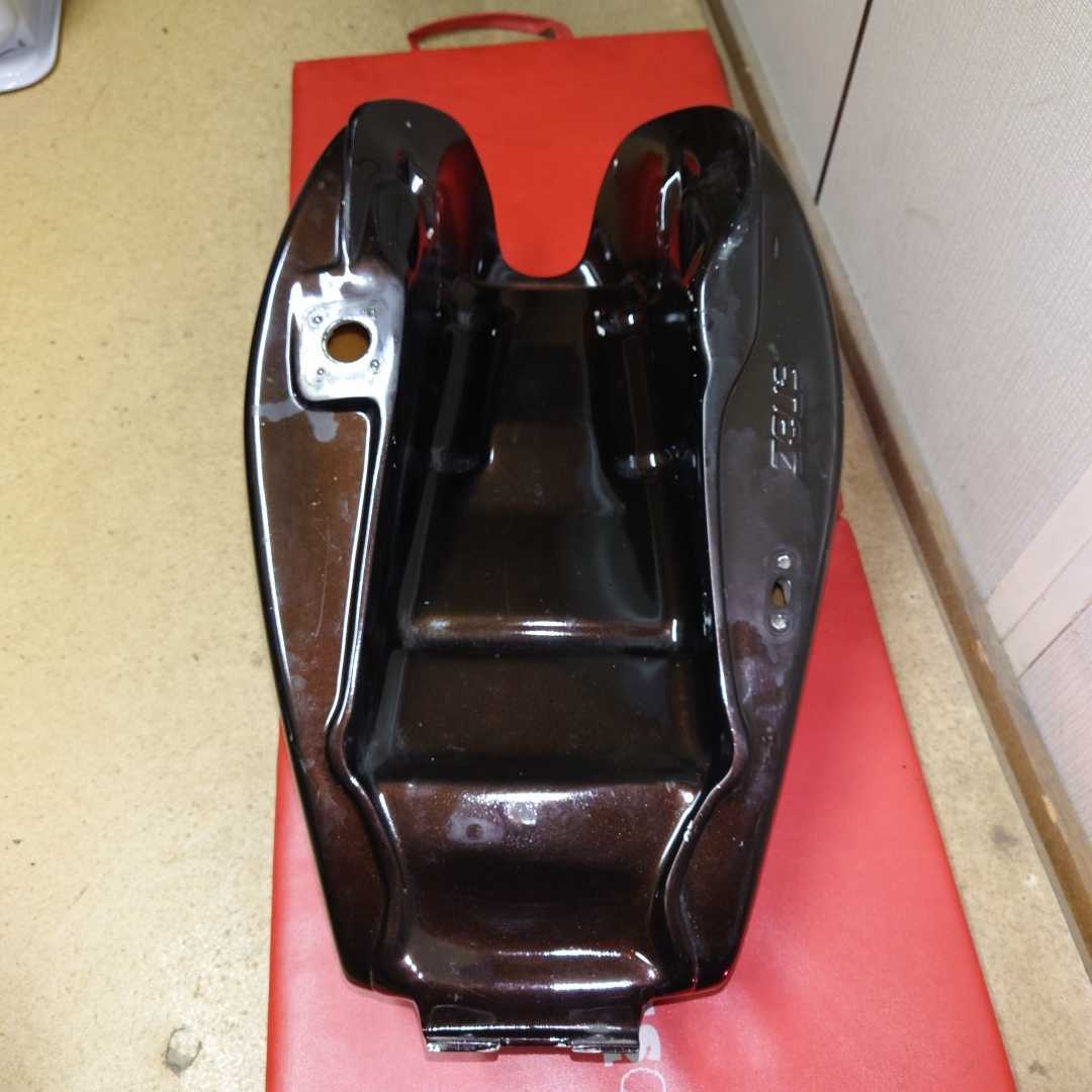カワサキ ゼファー400 ガソリンタンク ZEUS ゼウス Z2タイプ FRP カワサキ ゼファー400 ガソリンタンク ZEUS ゼウス Z2タイプ FRP