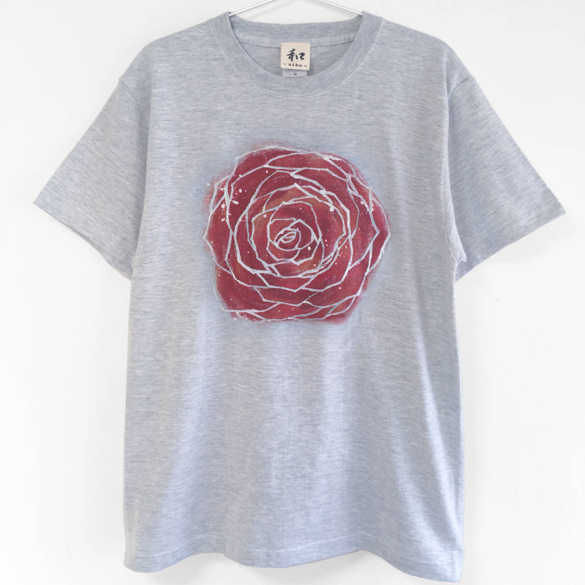 メンズ Tシャツ XLサイズ バラの花柄 手描きTシャツ カジュアル 薔薇 ローズ 水彩 クリスマス_画像1