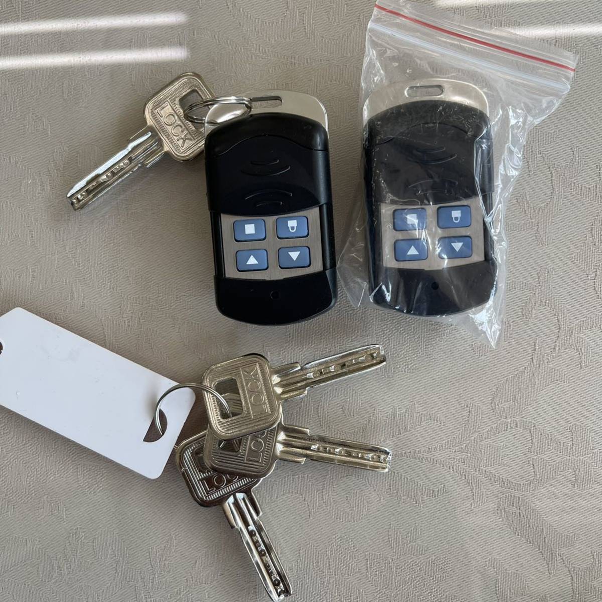 展示中 6mx4m電動シャッター付き スチールガレージ 幅4m 間口2.2mx2.2m.ベルファイヤーも収納でき 工具箱 バイクも オートエース