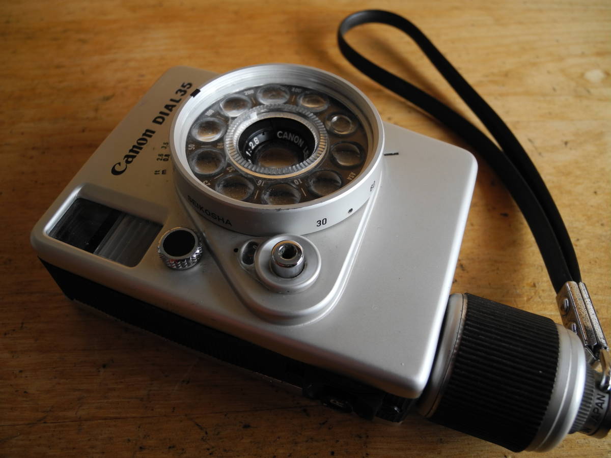 稀少カメラ、Canon Dial３５ フイルムカメラ ハーフサイズ版です