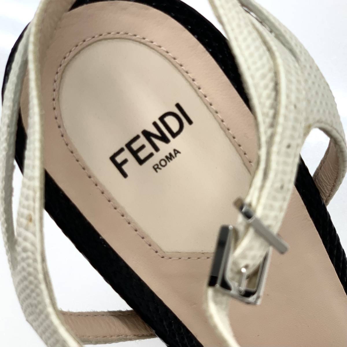 【新品・未使用品】FENDIビジューサンダル サンダル 靴 レディース 大人気の