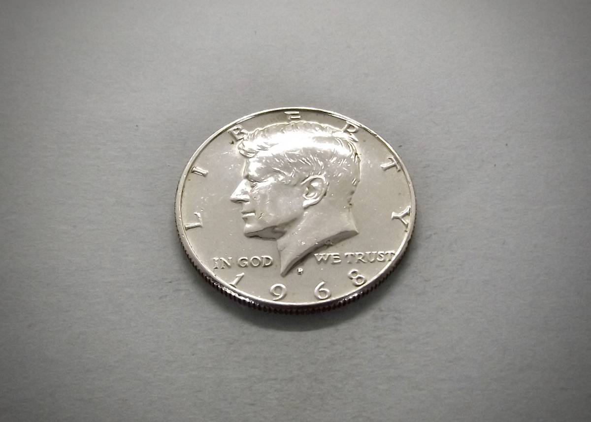  серебряная монета     　 товар в хорошем состоянии  1968 год  ...50... D гравировка 　 доставка бесплатно （14246）  серебристый 400　USA деньги (монета) 　 Америка 　 половина ...