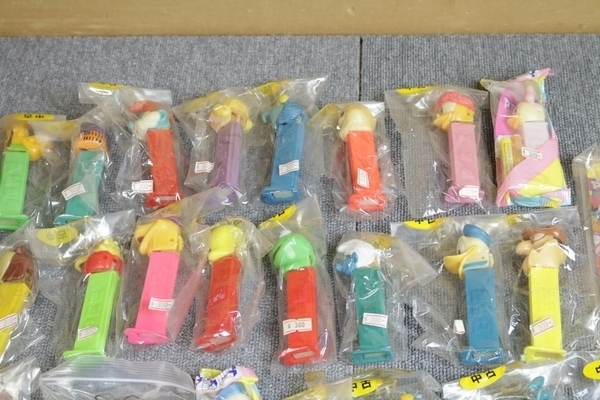 ペッツ PEZ まとめて７８点セット（トムとジェリー バットマン他）おもちゃ 玩具の画像6