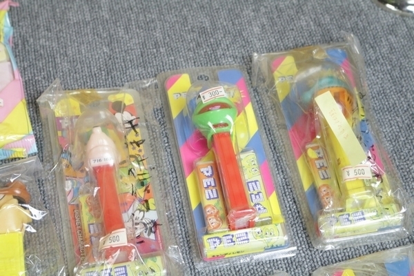 ペッツ PEZ まとめて７８点セット（トムとジェリー バットマン他）おもちゃ 玩具の画像4