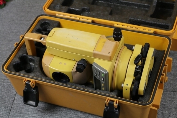 トプコン TOPCON】 トータルステーション (CS-101) 測量 現状