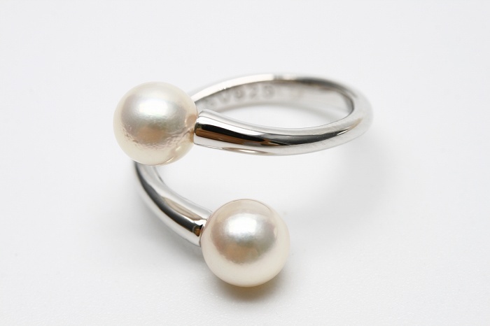 アコヤ真珠パールリング【指輪】　2ヶ付　7.0-7.5mm　ホワイトピンクカラー　フリーサイズ