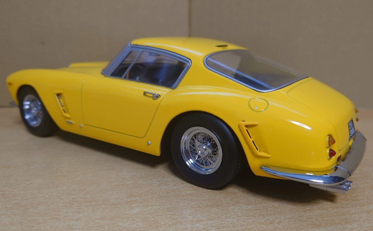 1/18 フェラーリ 250GT 1961 イエロー Ferrari 250GT SWB Passo Corto