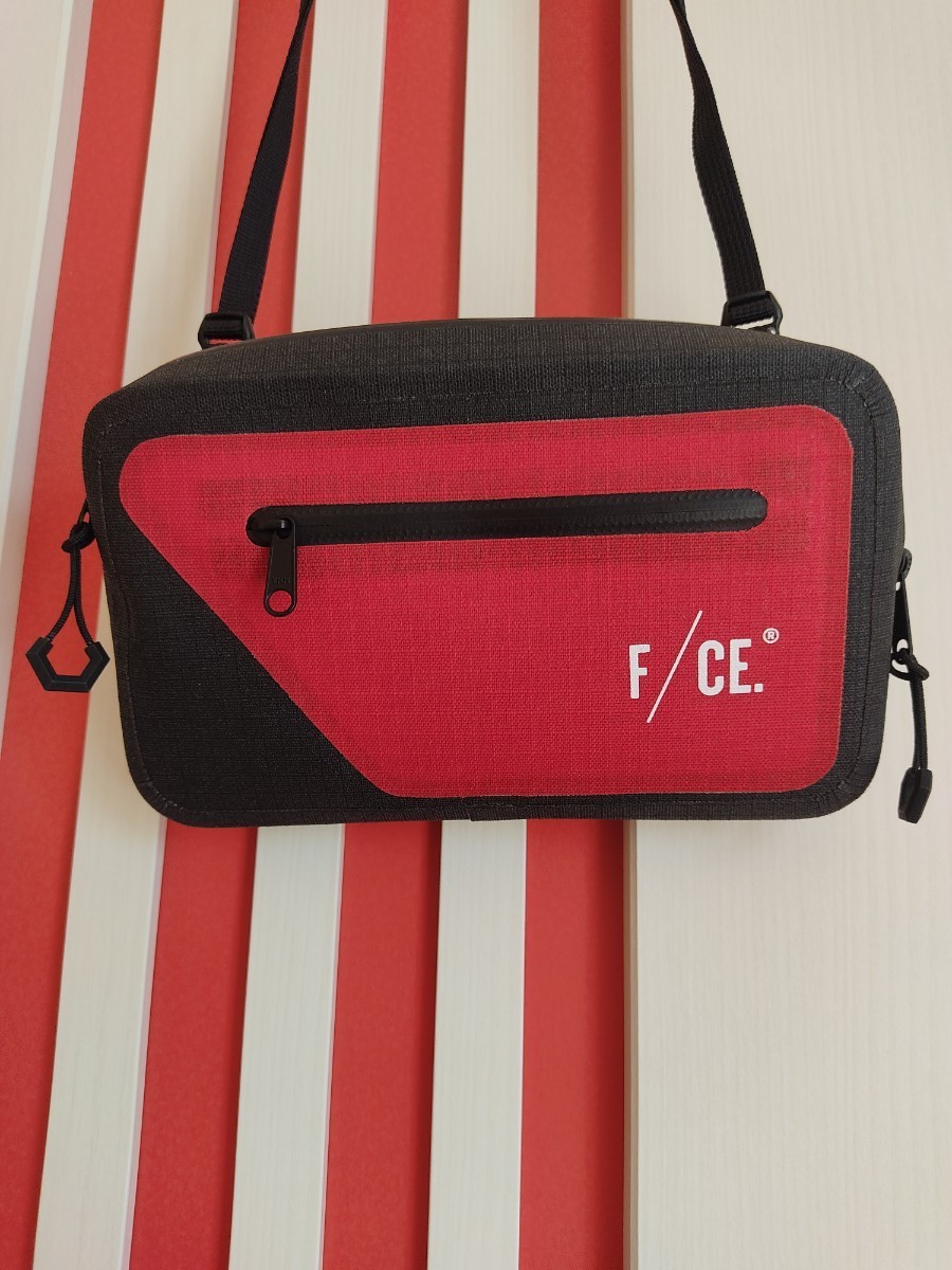 F/CE. エフシーイー DRY LINE NO SEAM TRAVEL SACOCHE サコッシュ　美品