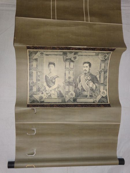 稀少 アンティーク 明治天皇 昭憲皇太后 御尊影 紙本 掛軸 絵画 稀少 アンティーク 明治天皇 昭憲皇太后 御尊影 紙本 掛軸 絵画