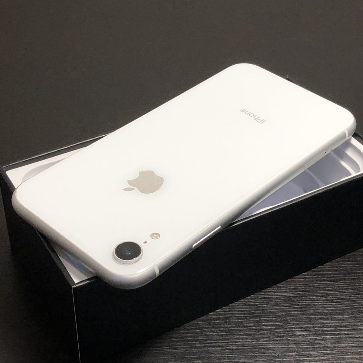 Apple｜iPhone XR 64gb｜SIMフリー｜ホワイト｜ ｜速達発送可｜コスパ 