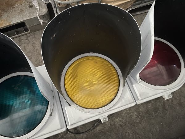 【S-2】信号機 本物 平成3年製 日本信号株式会社 希少 インダストリアル ガレージ オブジェ レトロ