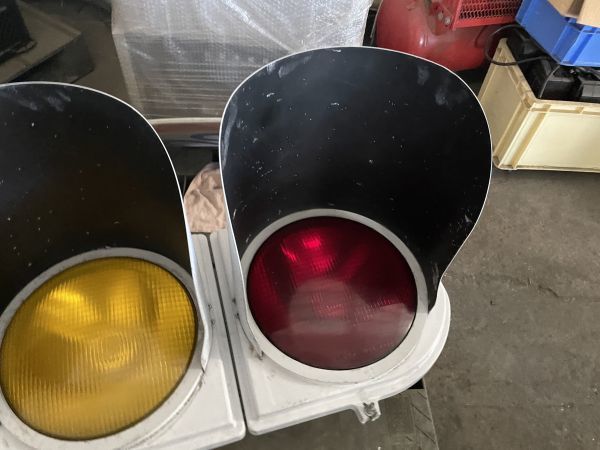 ☆関東まで送料税込み5,300円ほど☆【S-1】信号機 本物 日本信号株式 ☆関東まで送料税込み5,300円ほど☆【S-1】信号機 本物 日本信号株式
