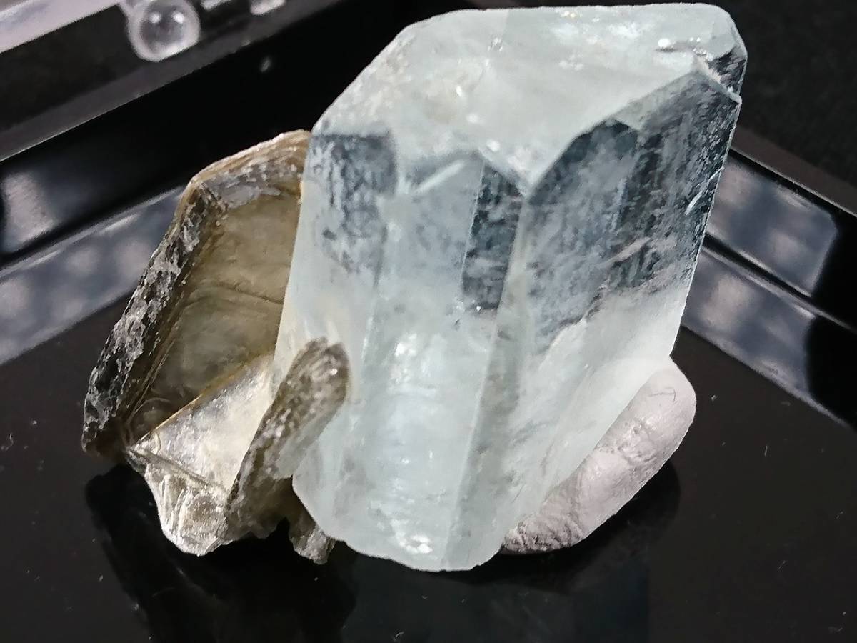 アクアマリン Aquamarine 緑柱石 パキスタン 原石 天然石 標本 鉱物 a15 4