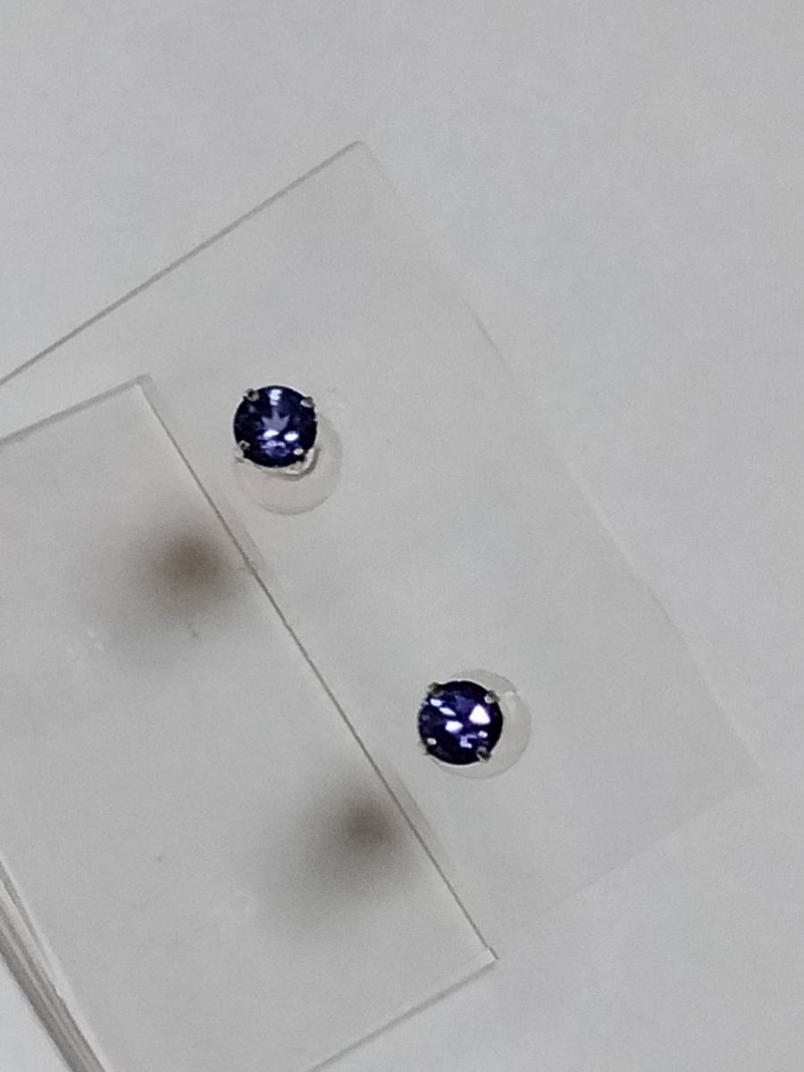 夏・お店屋さん 可愛い! k18WG タンザナイト ピアス 1.14g GR1211