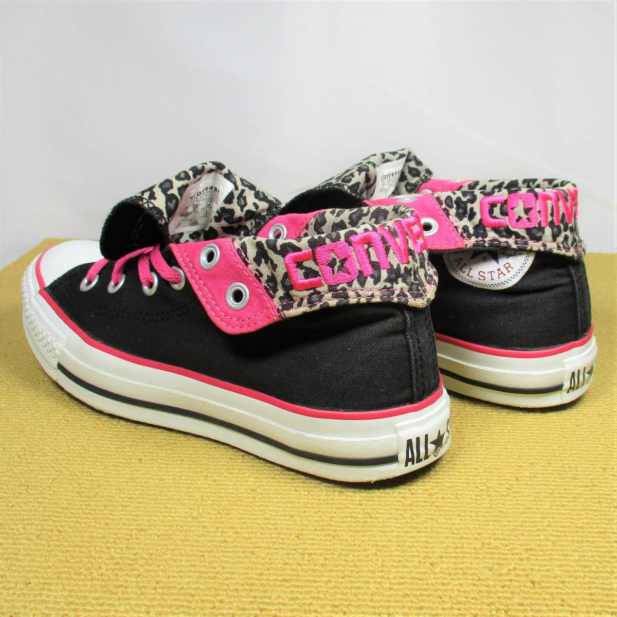 即決 CONVERSE 24 0cm ハイカットスニーカー コンバース 即決 CONVERSE 24 0cm ハイカットスニーカー コンバース