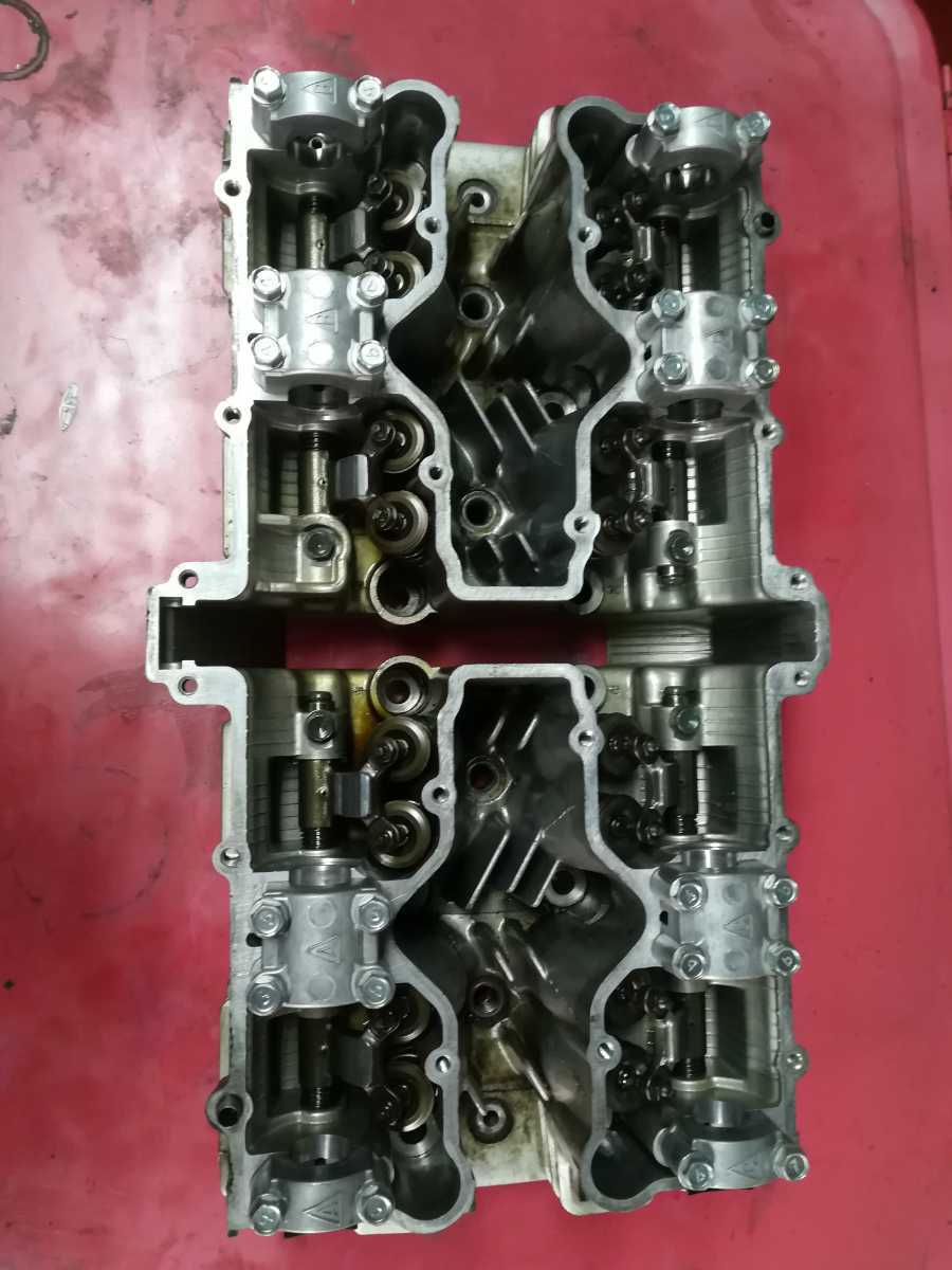 スズキ GSX1100S カタナ シリンダーヘッド  ロッカーアーム、バルブのおまけ付き！！