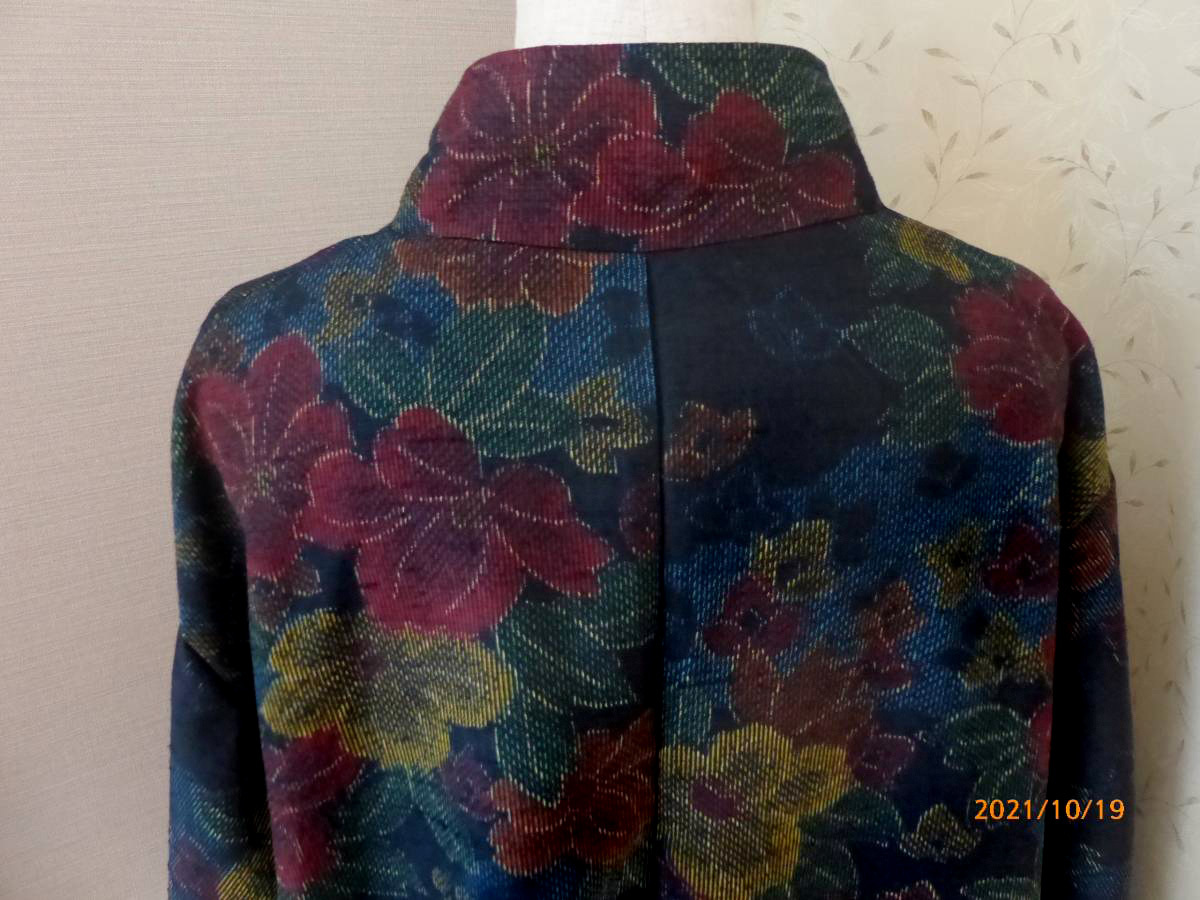  black ground . flower pattern .. collar. long coat total reverse side attaching L pongee silk kimono remake hand made 