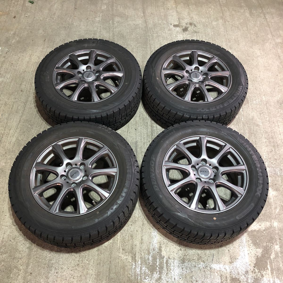 バリ山 国産 スタッドレス DUNLOP WINTERMAXX 215/60R16 DUFACT 16