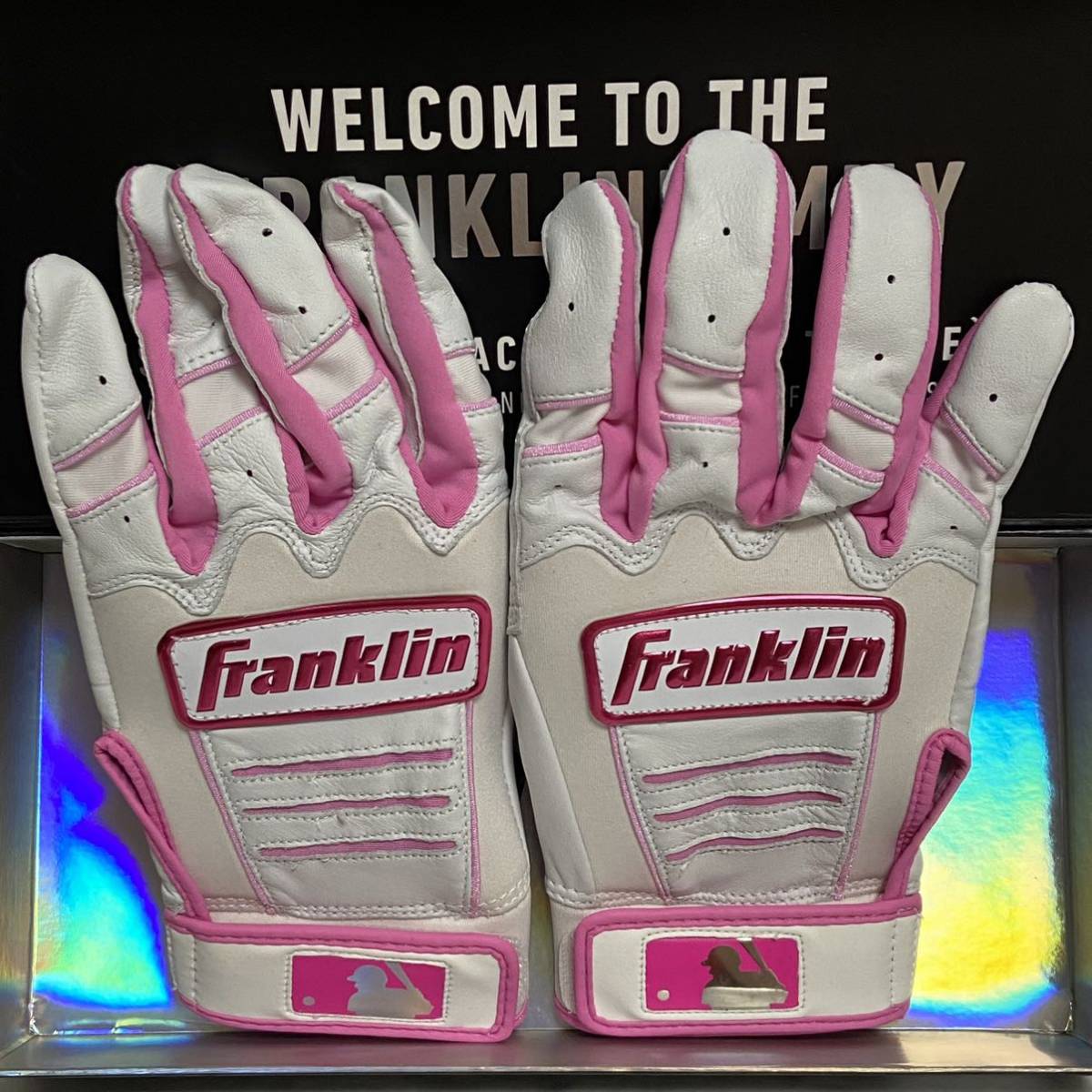 新品)Franklin Custom CFX PROバッティンググローブ Mサイズ ホワイト×ピンク 母の日 フランクリン 野球 革手 バッテ グラブ  限定
