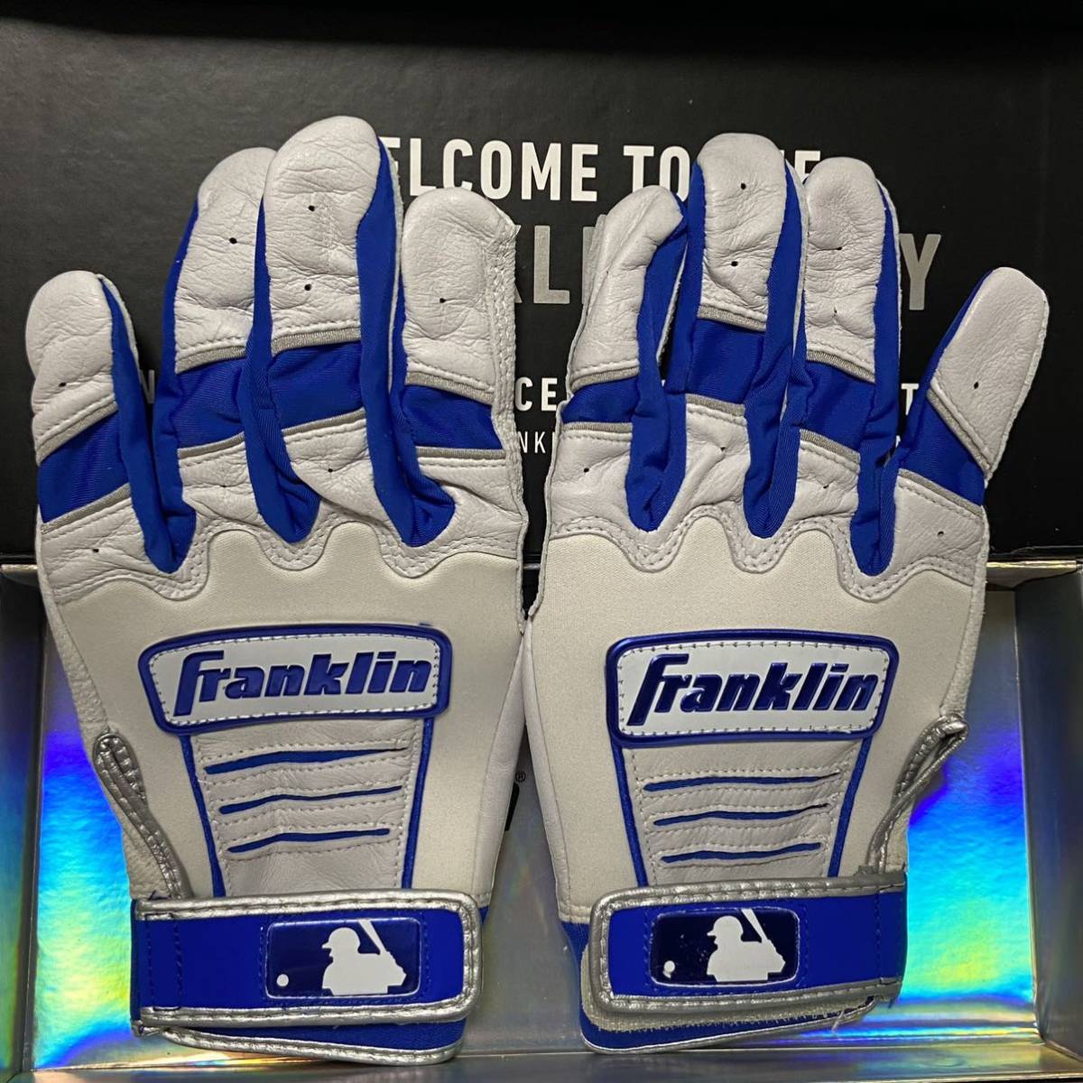 新品 Franklin CFX Pro ホワイト ロイヤル バッティンググローブ Mサイズ フランクリン 野球 革手 バッテ グラブ 白 青 限定