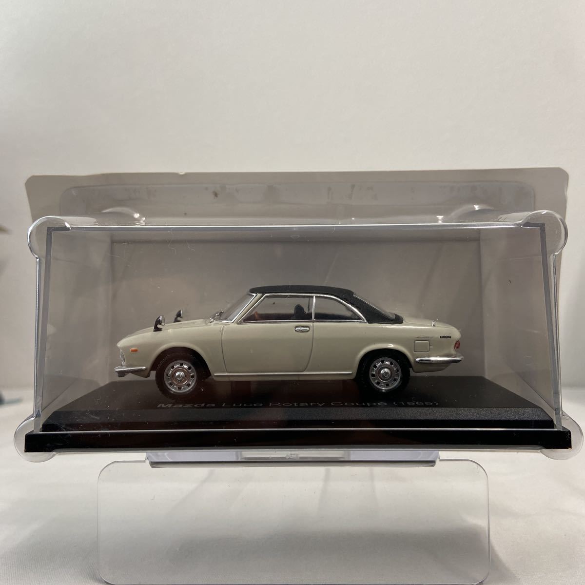 asheto domestic production famous car collection 1/43 #30 Mazda Luce rotary coupe 1969 year Mazda Luce Rotary coupe old car minicar 