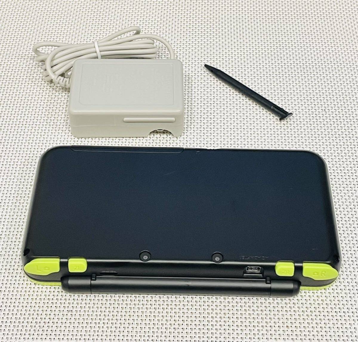 newニンテンドー2DSLL ライムブラック 本体動作品 送料無料 付属品付き