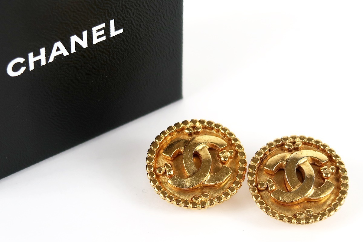 美品】CHANEL シャネル ココマーク ヴィンテージ イヤリング ゴールド ブランドアクセサリー 95A刻印 服飾 小物【IR2】 