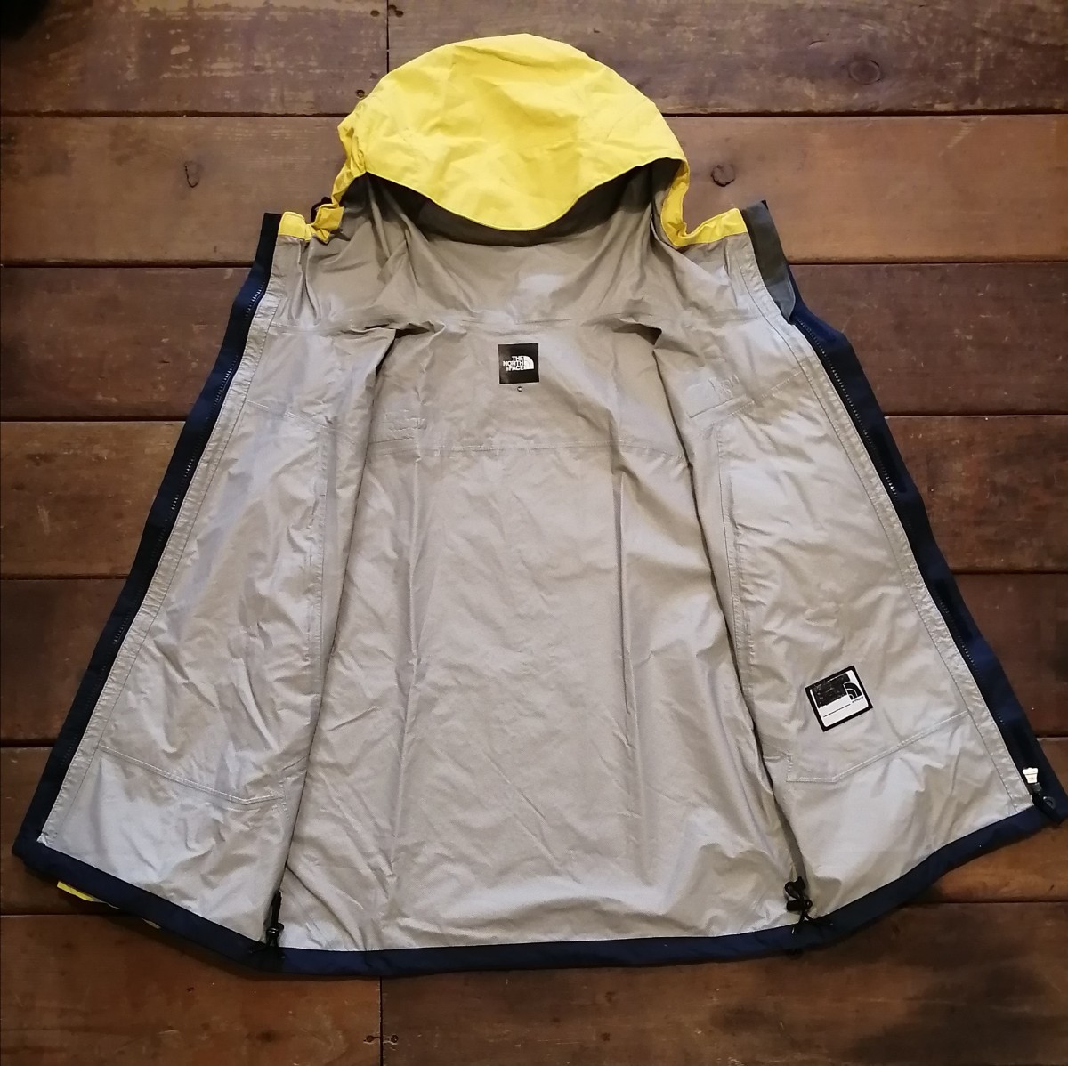 THE NORTH FACE 美品 ノースフェイス キッズ ドットショットジャケット 140 レインウェア ナイロンジャケット 