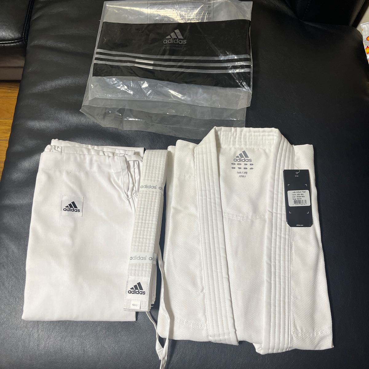 新品未使用 アディダス (adidas) ジュニア 柔道着 J250 新品未使用 アディダス (adidas) ジュニア 柔道着 J250