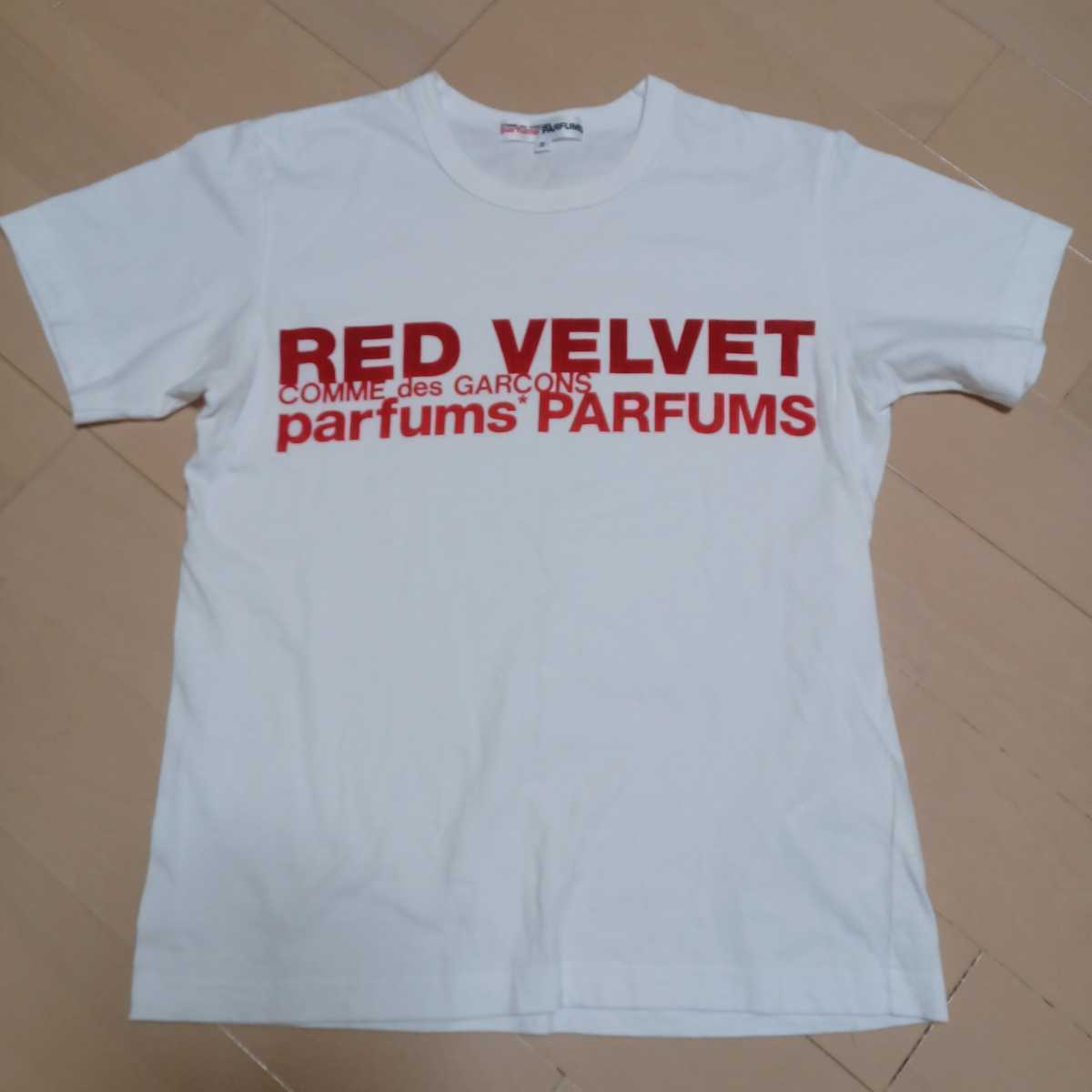 単品購入可 COMME des GARCONS parfum RED VELVET Tシャツ - Tシャツ