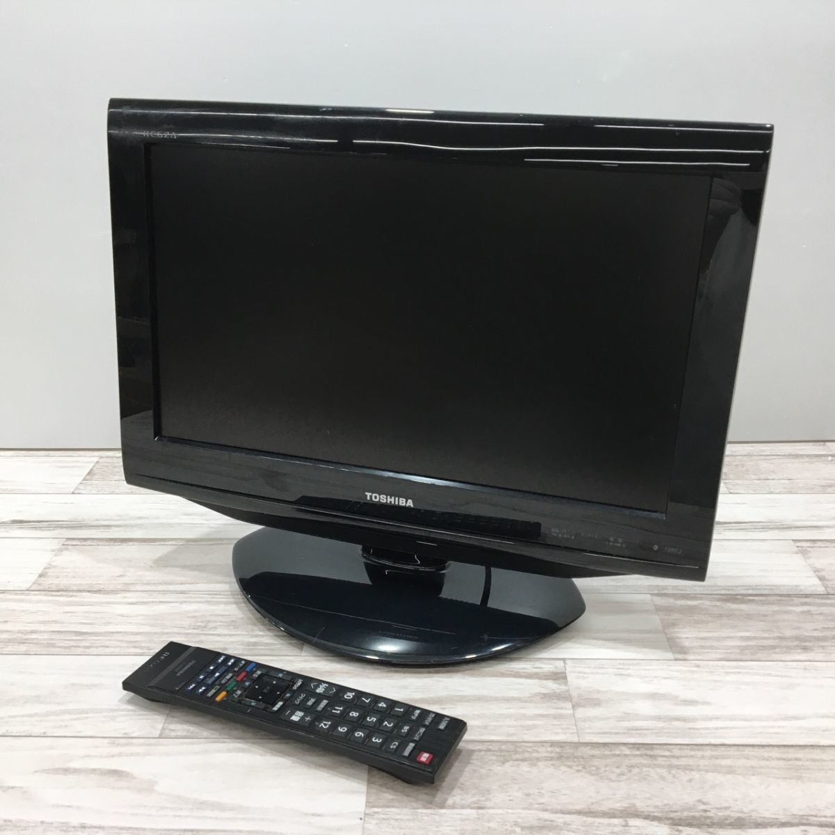 TOSHIBA 東芝 REGZA レグザ 19RE2 液晶カラーテレビ TV 小型 TOSHIBA 東芝 REGZA レグザ 19RE2 液晶カラーテレビ TV 小型