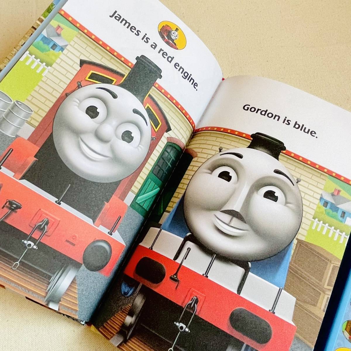 新品 英語絵本 洋書 知育玩具 きかんしゃトーマス thomas,,,,,,,,, . . 新品 英語絵本 洋書 知育玩具 きかんしゃトーマス thomas,,,,,,,,, . .