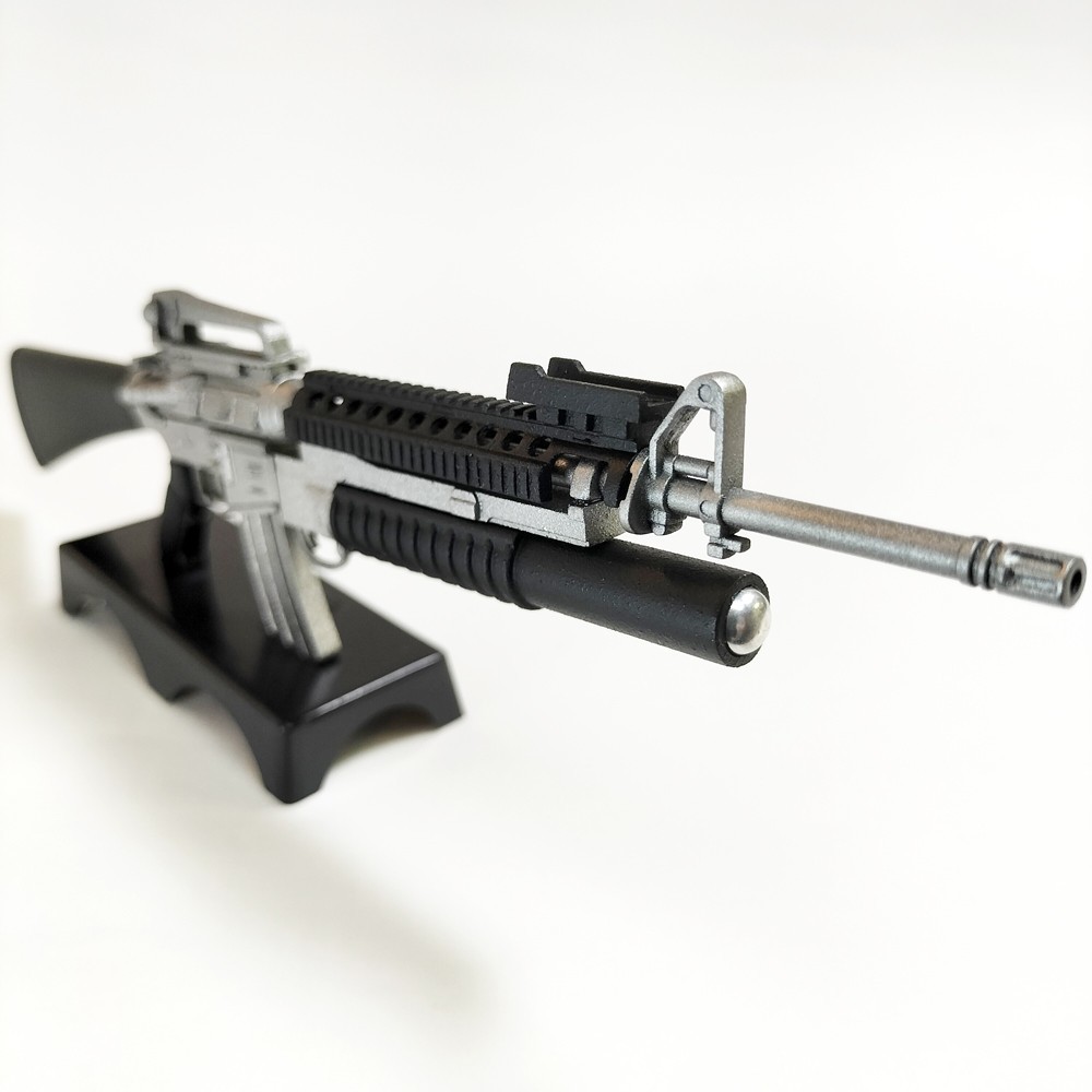 アサルトライフル　M16A4 プラモデル　オリジナル塗装　完成品　全塗装　ガンプラ　ガンダム　武器　一点物　1/6スケール