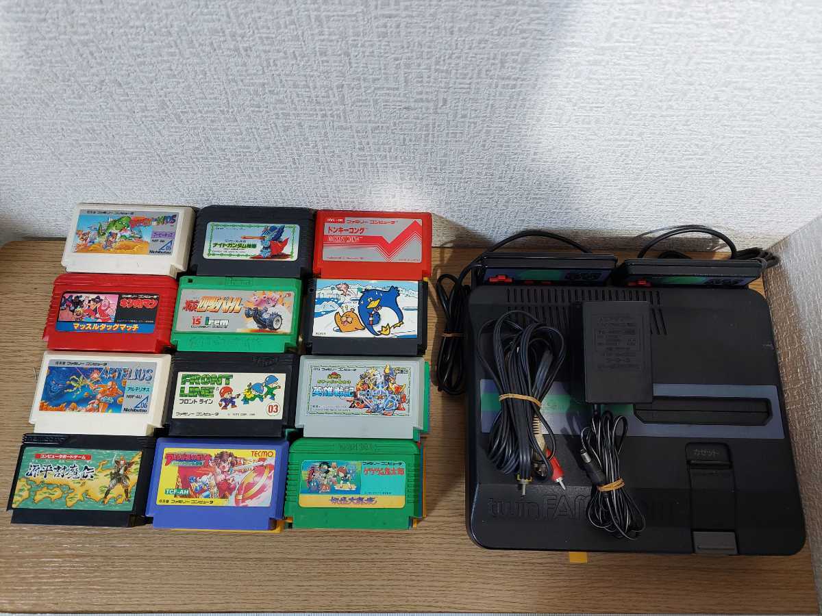 送料込み)ツインファミコン本体 ディスク＆カセット等おまとめセット売り-