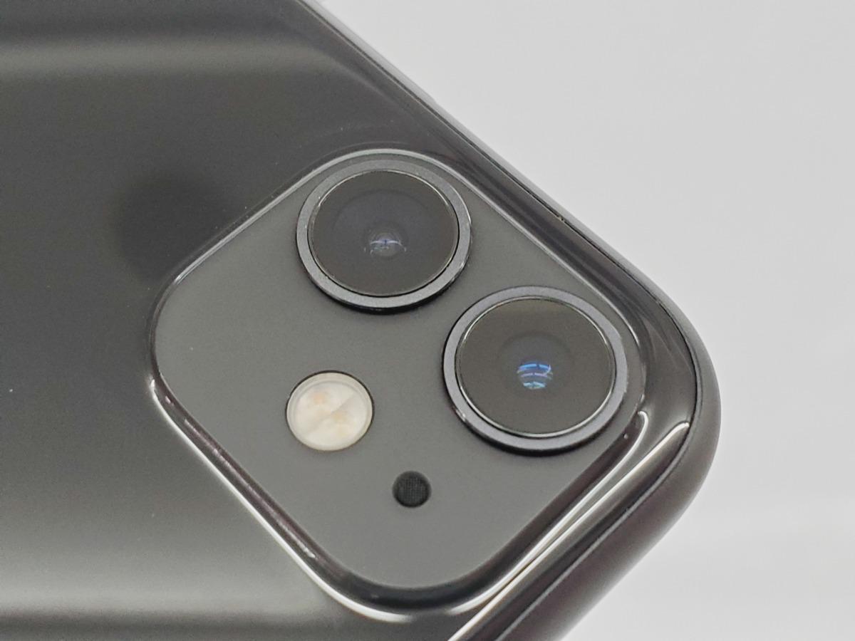 品】国内版SIMフリー スマートフォン Apple iPhone11 256GB MWM72J/A