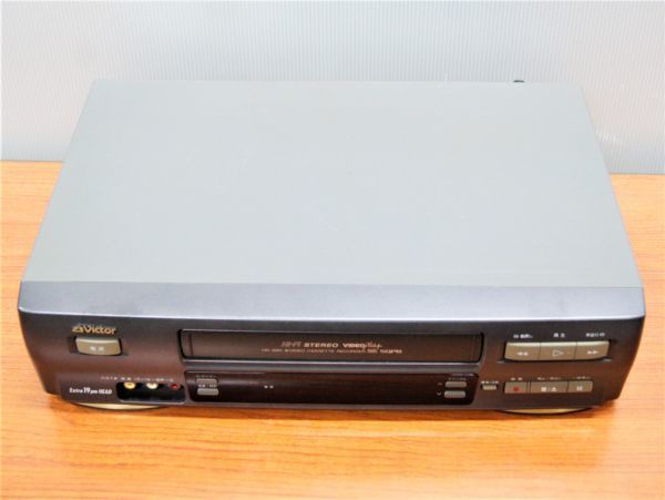 ☆【Victor】ビクター　ジャンク　◆　VHS Hi-Fi ビデオデッキ　1998年製　（HR-880）◆◎管理20F040_画像2