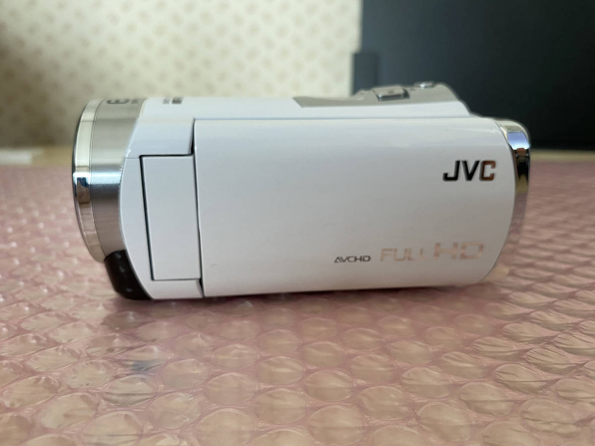 美品 JVC ビデオカメラ Everio GZ-E109-W 予備バッテリー&充電器付き