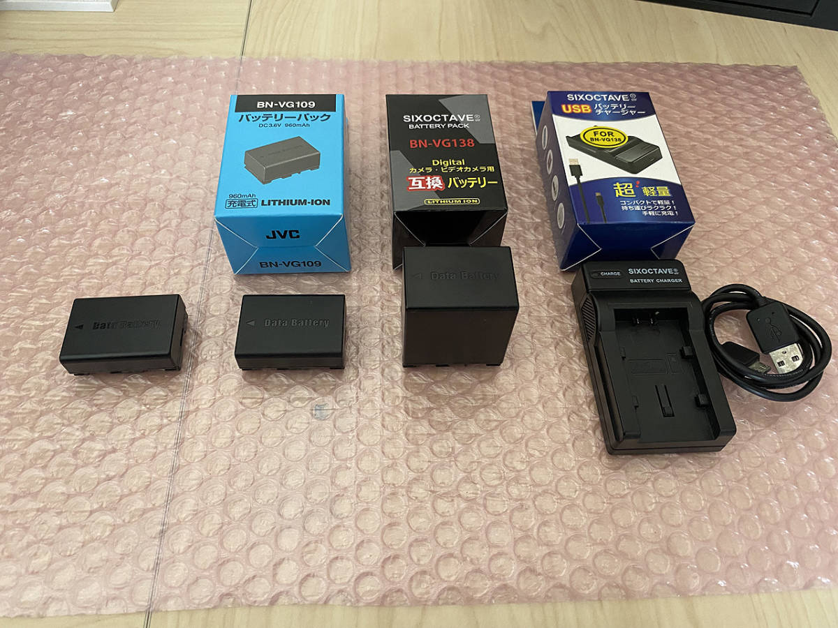 美品 JVC ビデオカメラ Everio GZ-E109-W 予備バッテリー&充電器付き