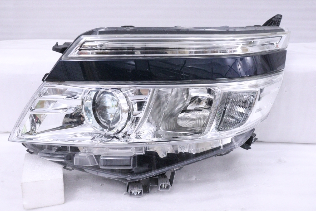 23-2974☆美品☆前期 LED ZRR80W ヴォクシー 煌☆左ヘッドライト